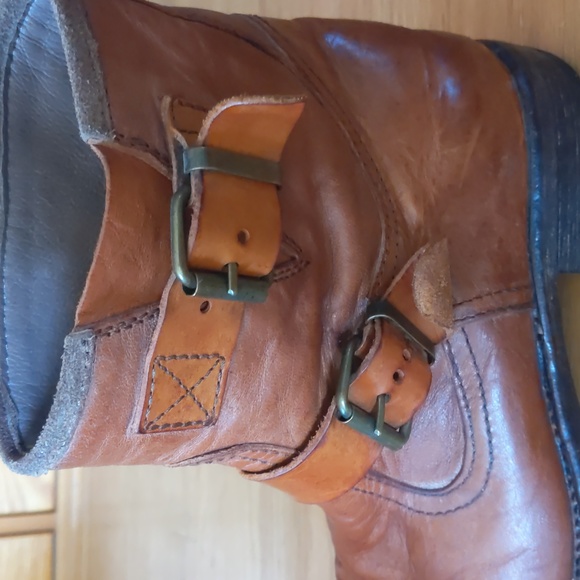 Moma distressed leather ankle boots - Picture 14 of 16